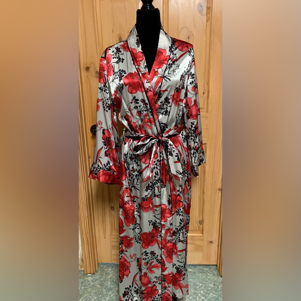 SENSARA WOMANS ROBE SIZE S